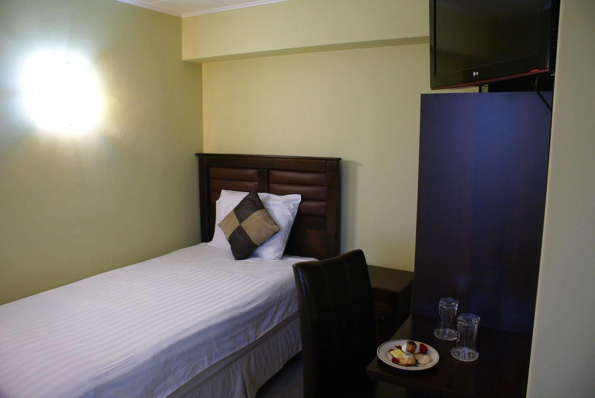 Hotel Baviera Parral Eksteriør billede