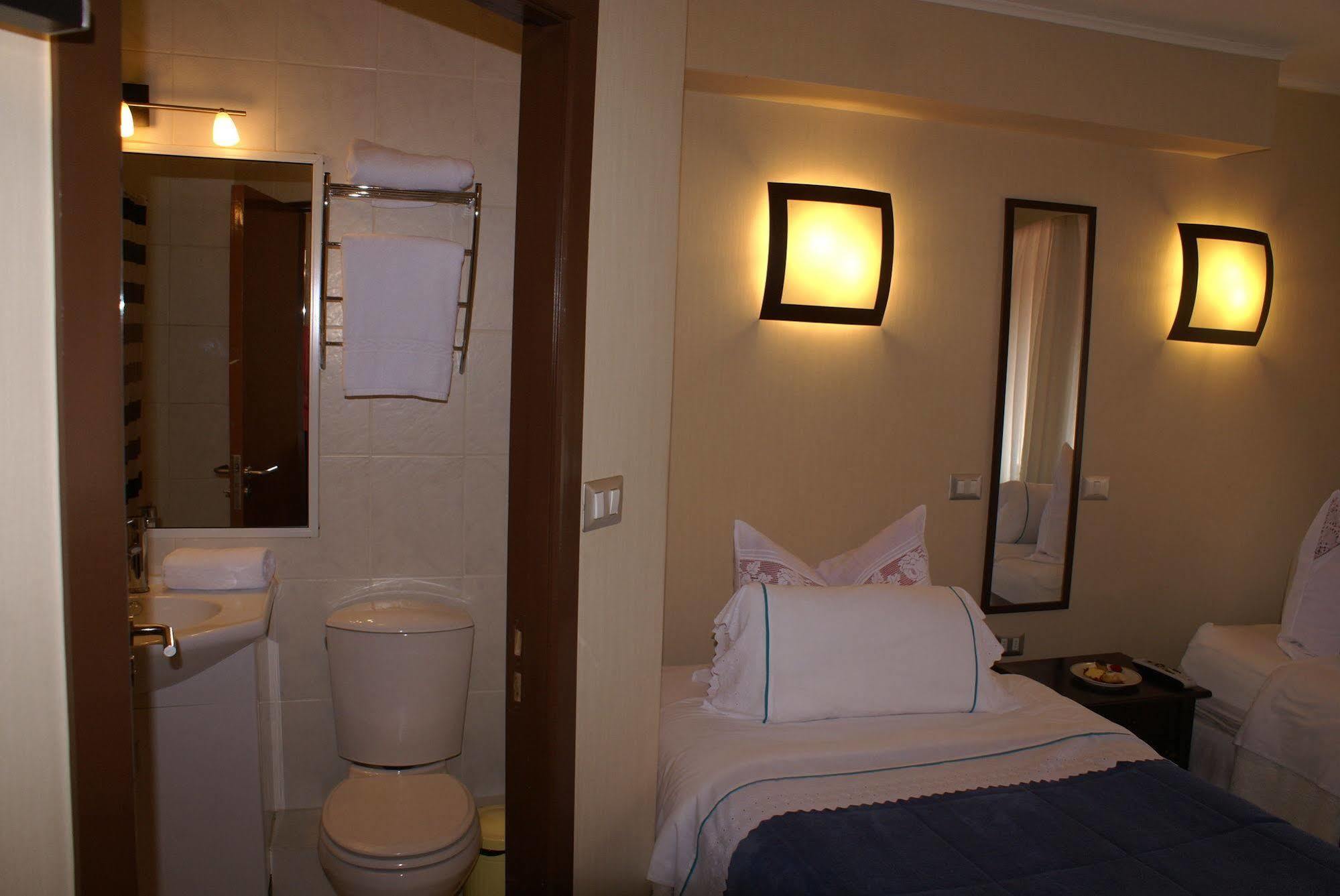 Hotel Baviera Parral Eksteriør billede