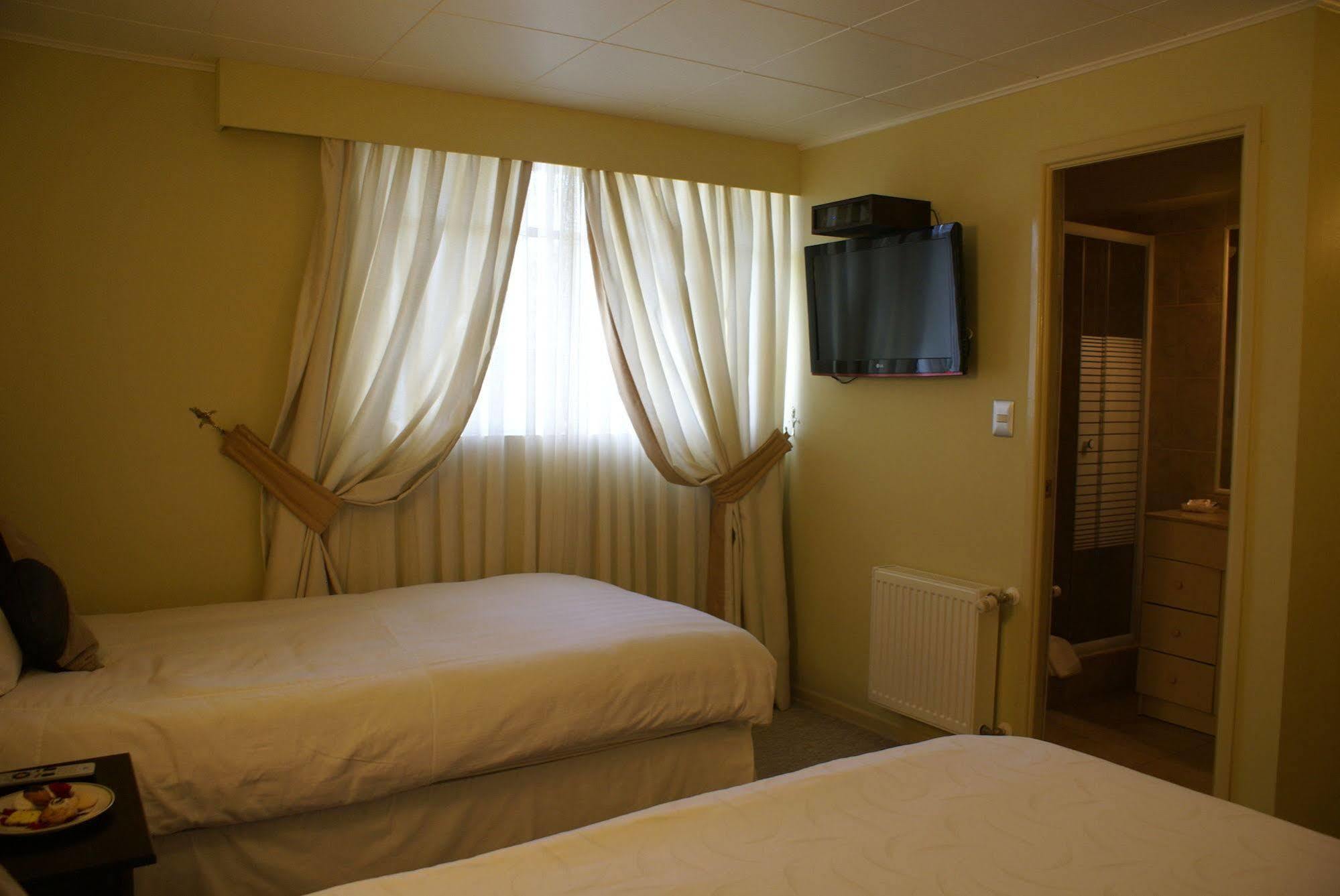 Hotel Baviera Parral Eksteriør billede