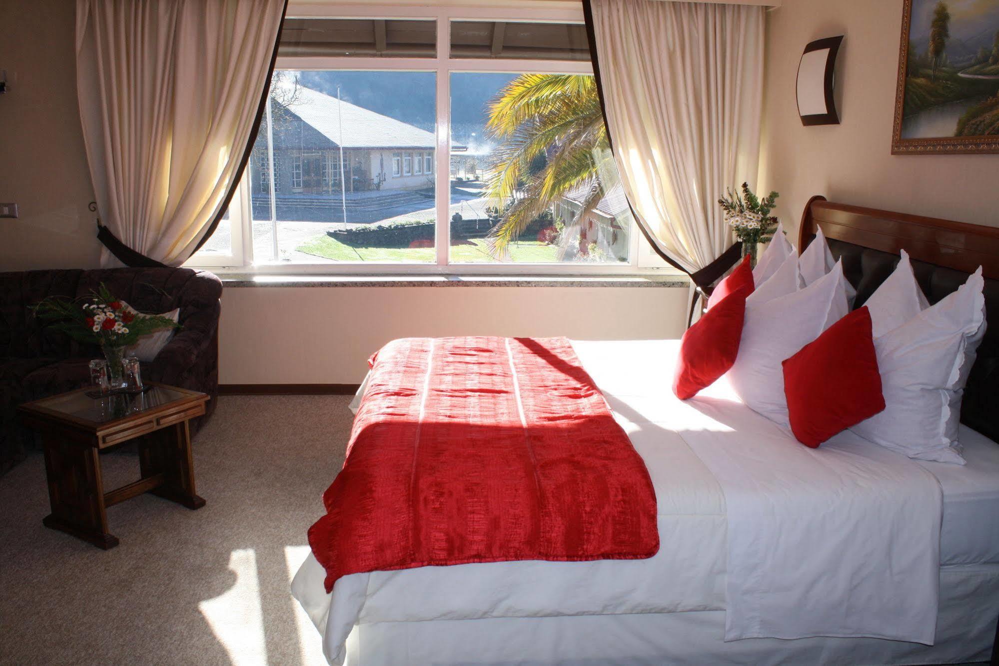 Hotel Baviera Parral Eksteriør billede