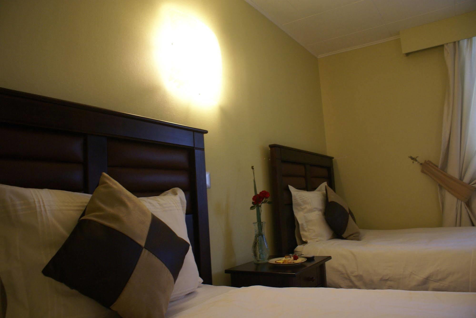 Hotel Baviera Parral Eksteriør billede
