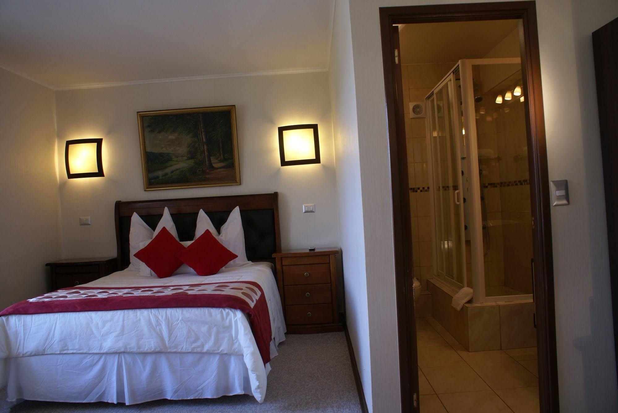 Hotel Baviera Parral Eksteriør billede